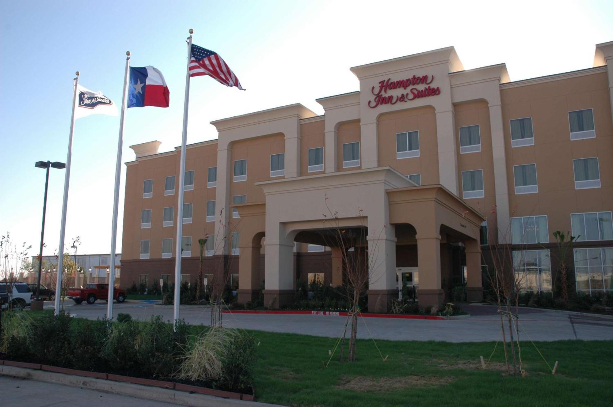 Hampton Inn & Suites Corsicana Exterior photo